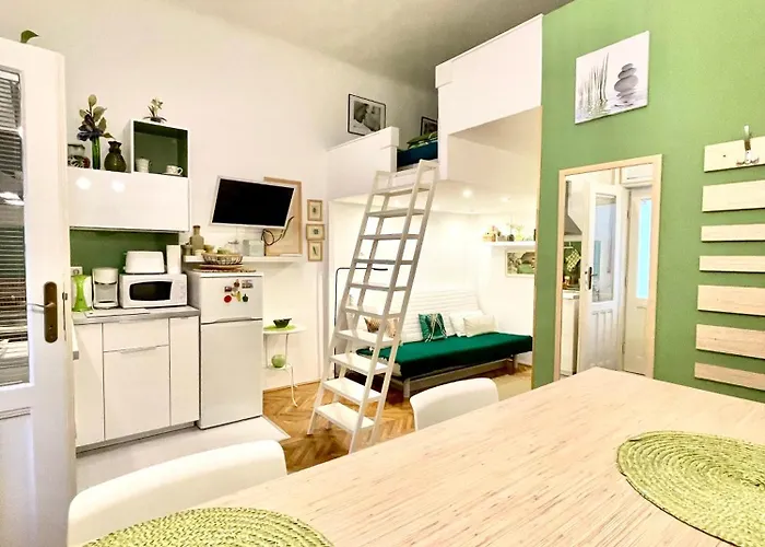 Green Pearl Apartment
